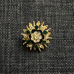Vintage 70s Sunburst Goldtone and Rhinestone Brooch Pin